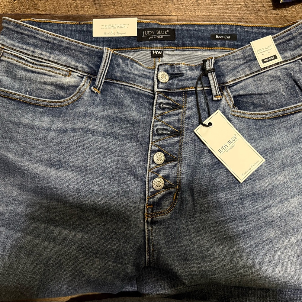 Judy Blue Bootcut Jeans in Classic Denim